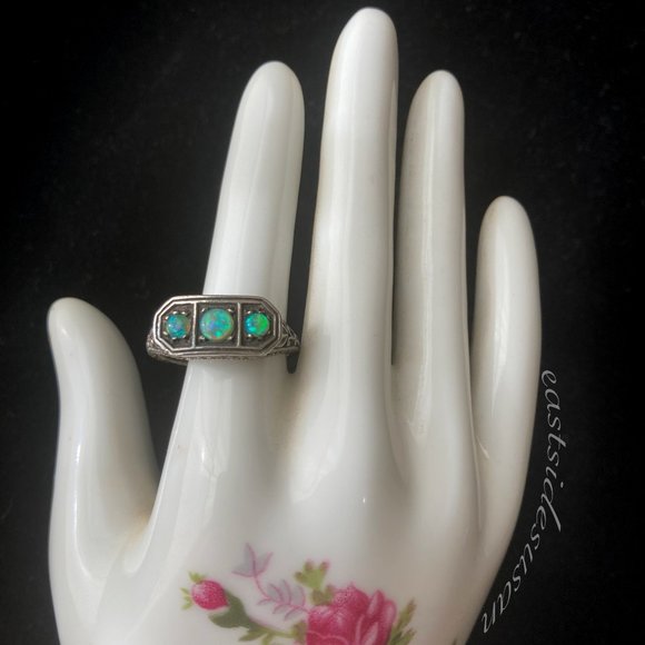 Vintage Jewelry - Stunning VINTAGE 925 Silver + Opals Filigree Ring Sz 8 1930s